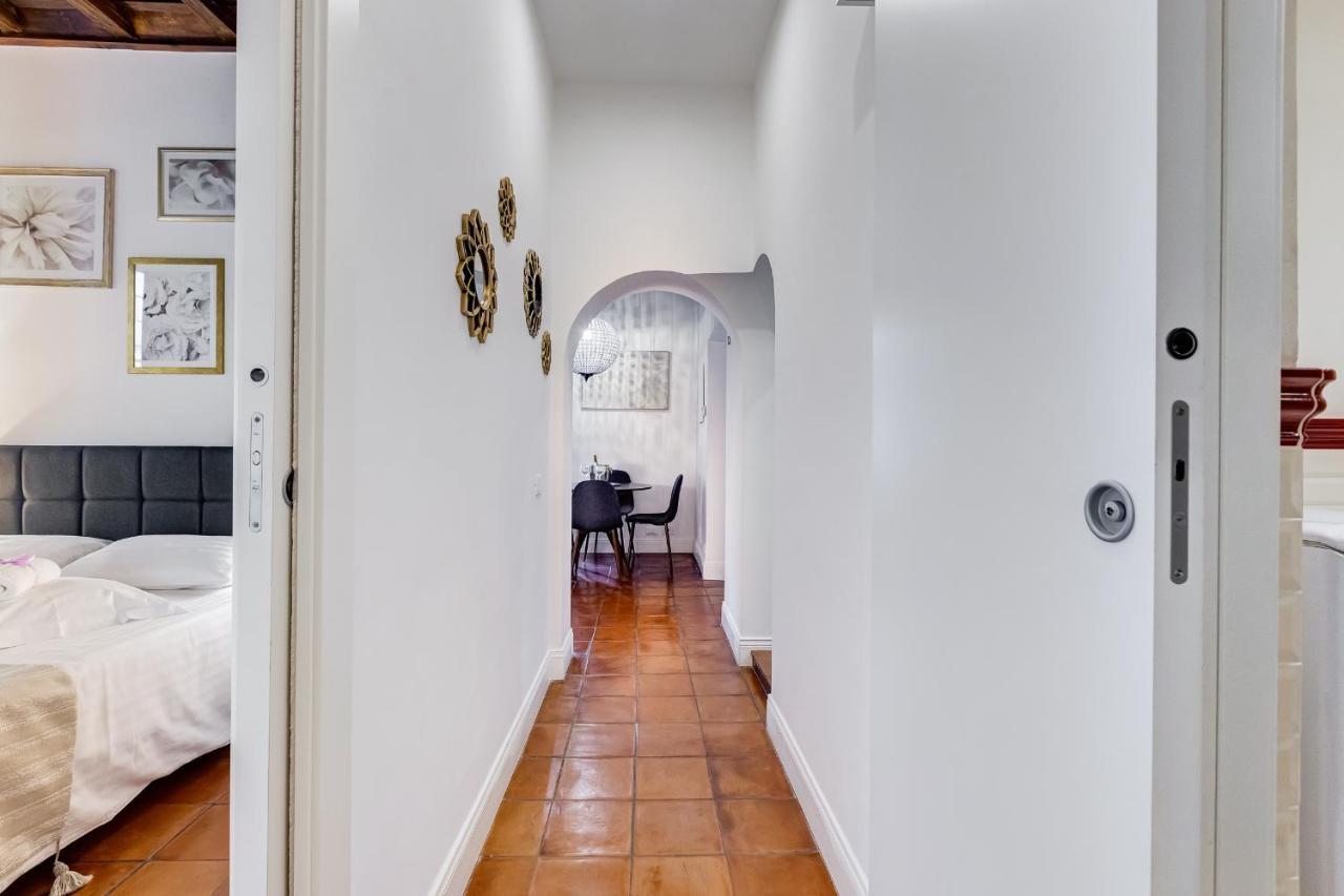 Campo Dei Fiori Royal Orchid Apartment Рим Екстериор снимка